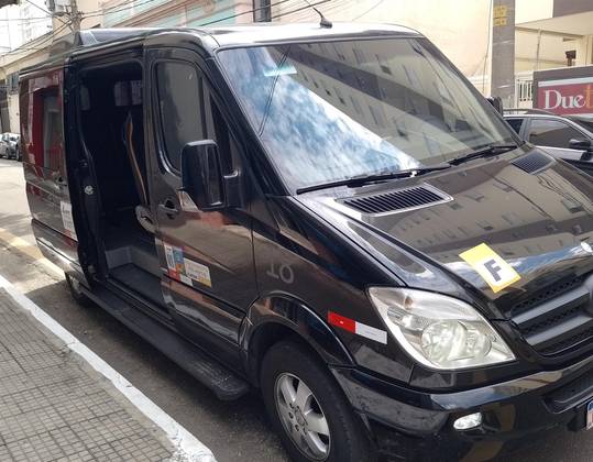MERCEDES-BENZ SPRINTER 2.2 415 CDI VAN 10 LUGARES TETO BAIXO 16V BI-TURBO DIESEL MANUAL MERCEDES-BENZ SPRINTER 2.2 415 CDI VAN 10 LUGARES TETO BAIXO 16V BI-TURBO DIESEL MANUAL
